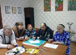 В ОБСУСО «Дом-интернате для ветеранов войны и труда «Лесное» в творческой мастерской «Рукодельница» прошла серия занятий из цикла «Технология холодный батик».