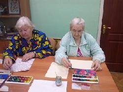 В ОБСУСО «Дом-интернате для ветеранов войны и труда «Лесное» в творческой мастерской «Рукодельница» прошел цикл занятий, посвященный акварельной живописи