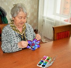 В ОБСУСО «Дом-интернате для ветеранов войны и труда «Лесное» прошли занятия в творческой мастерской «Рукодельница».